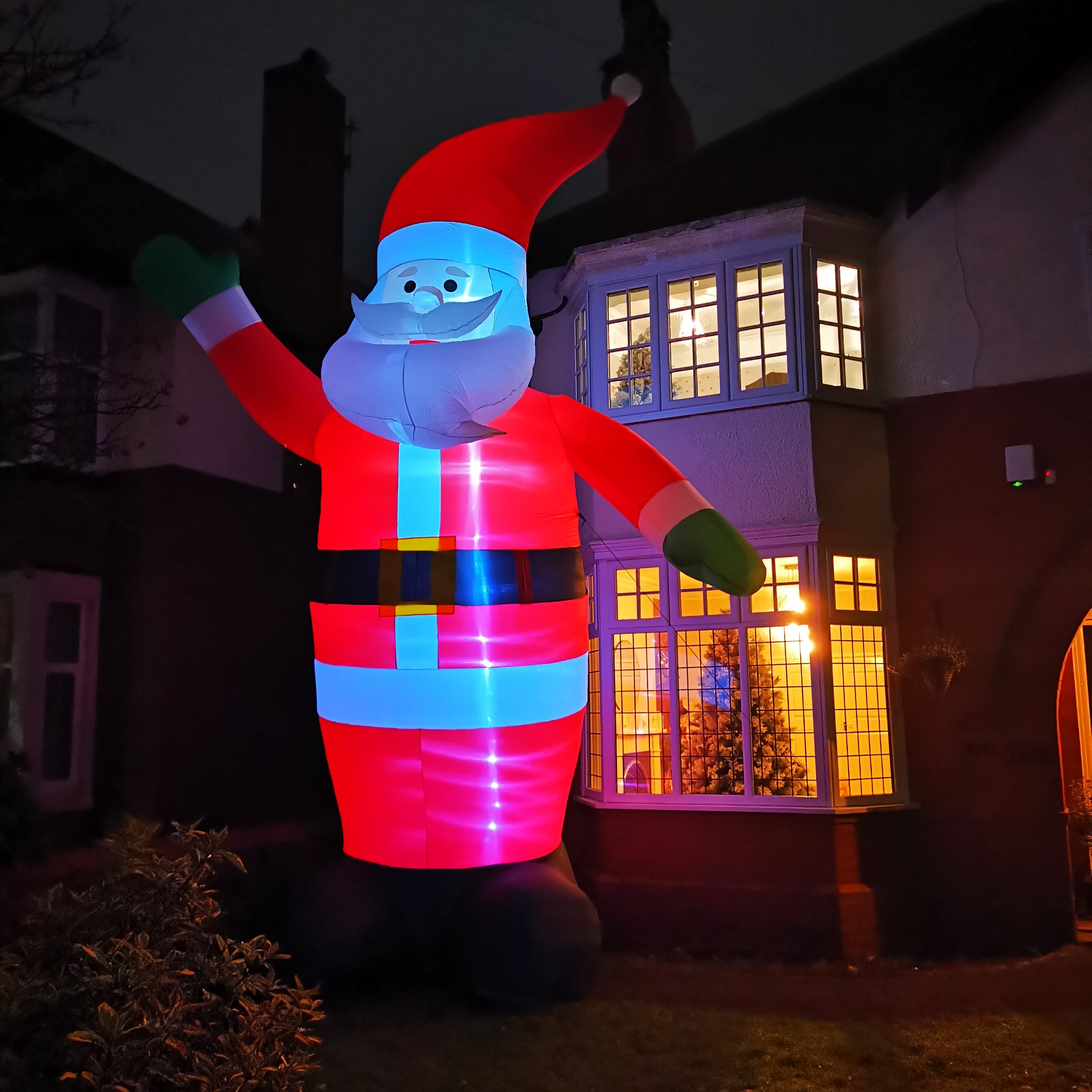 GIANT: 20ft (6m) Outdoor Inflatable Lit Christmas Santa with Raised Arm & 28 LEDs