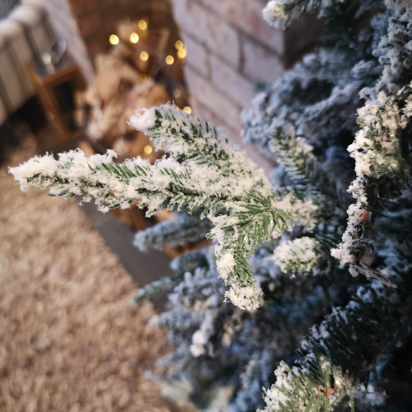 8ft (240cm) Premier Slim Green Lapland Spruce Snow Flocked Christmas Tree PE PVC Mixed Branches