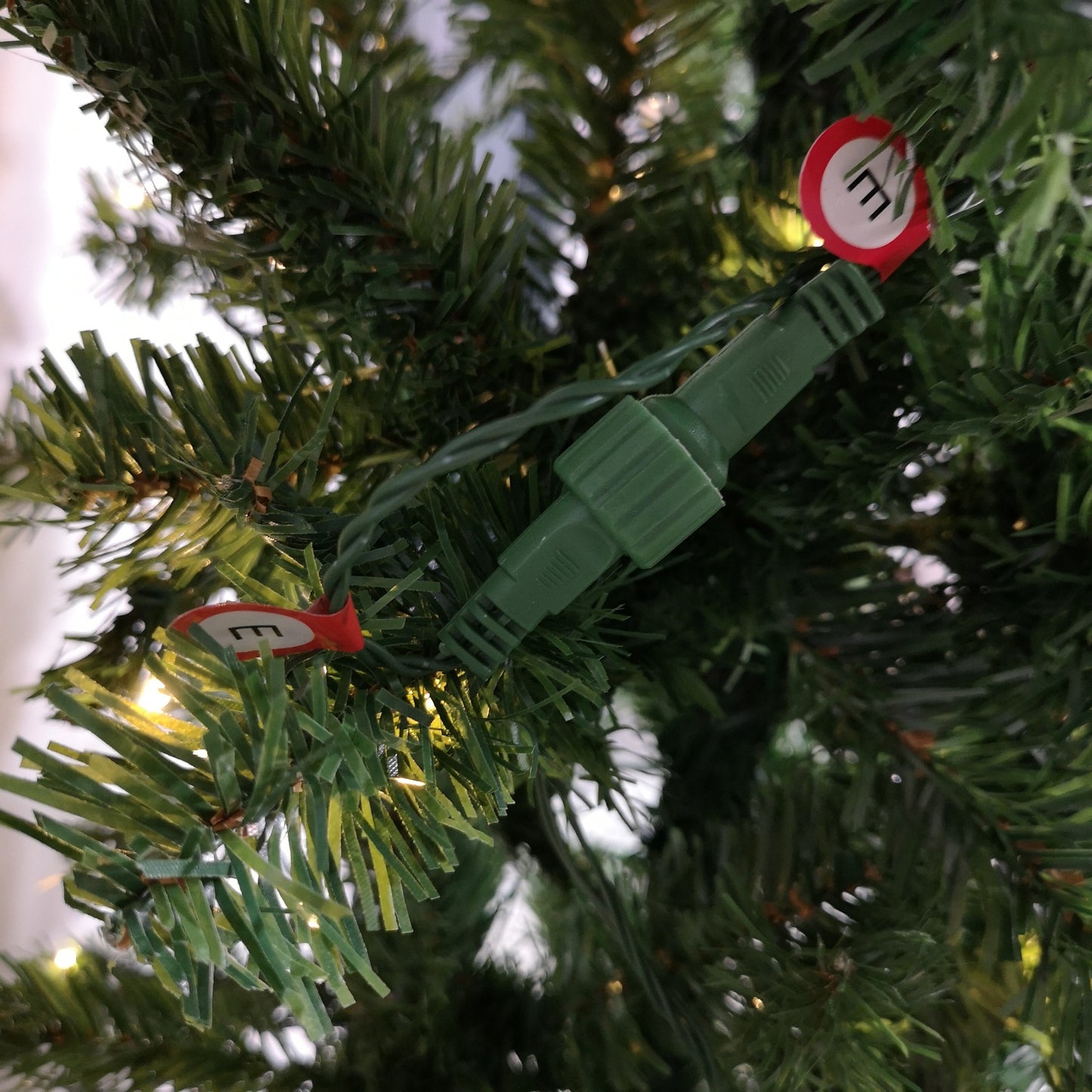 8ft (2.4m) Tall Prelit Premier Indoor / Outdoor Christmas Tree Arch in Green