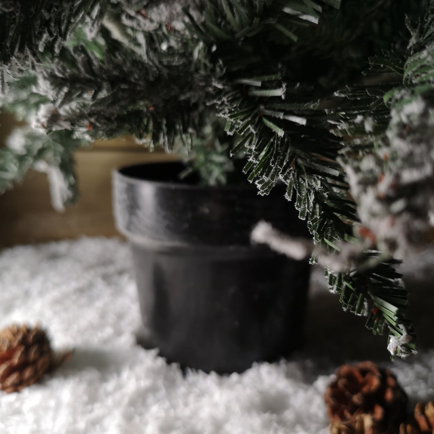 90cm Flocked Lapland 3ft Mini Christmas Tree in Pot 246 Tips No Decorations Snow