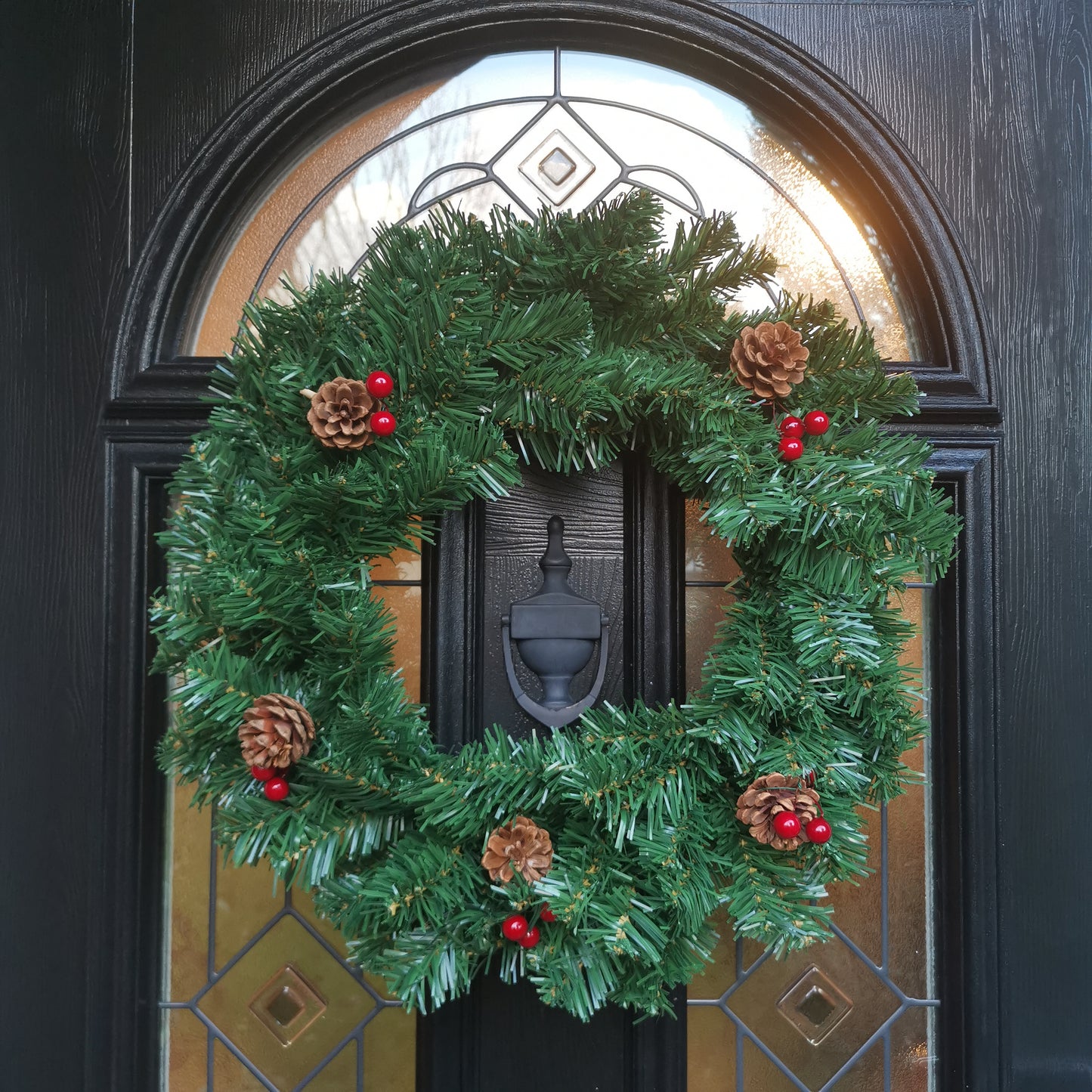 50cm The Tree Company Christmas Wreath With Festive Berry and Cones