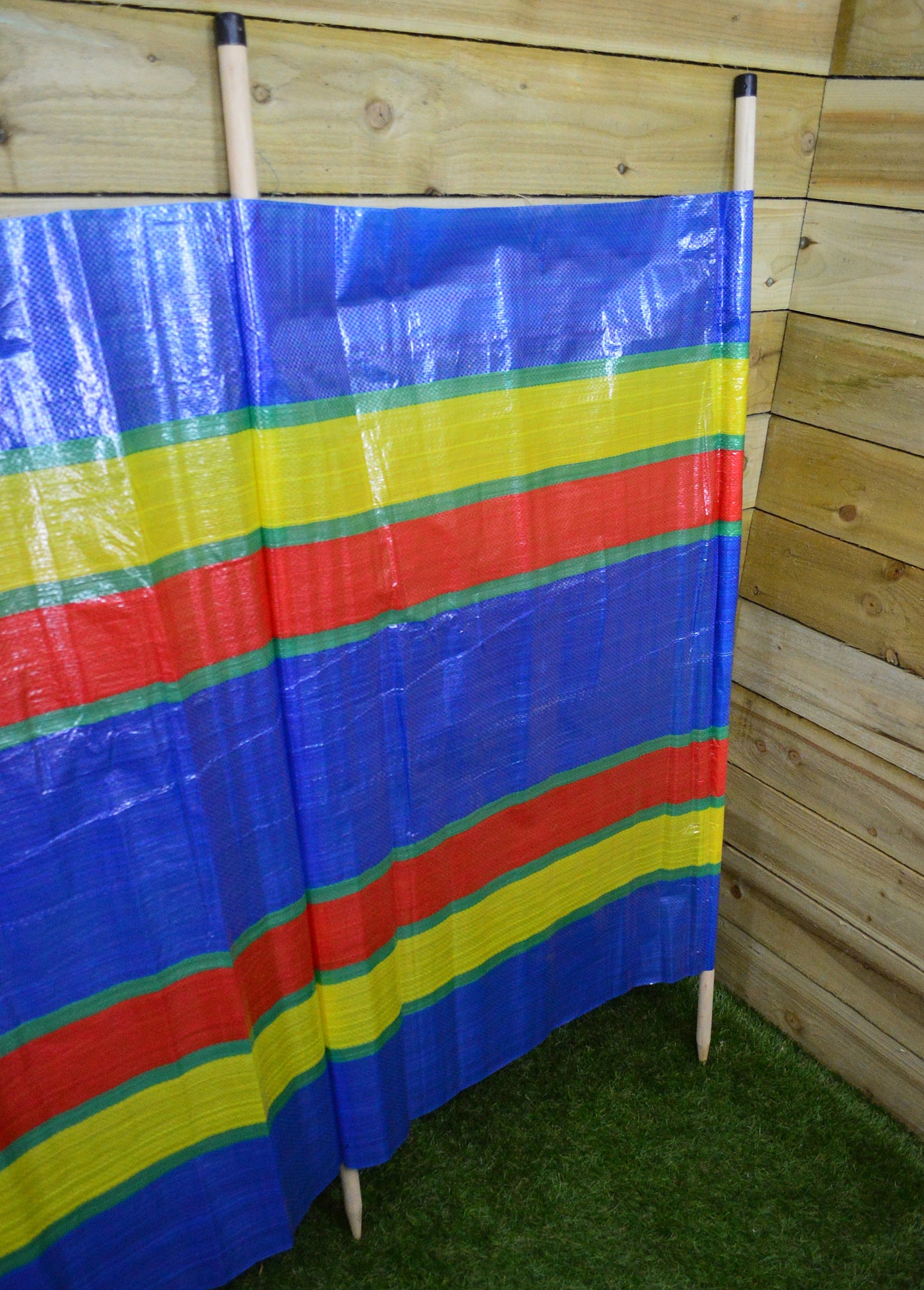 15.2ft (4.6m) Long 1m High 8 Pole Beach / Camping Windbreak / Wind Break
