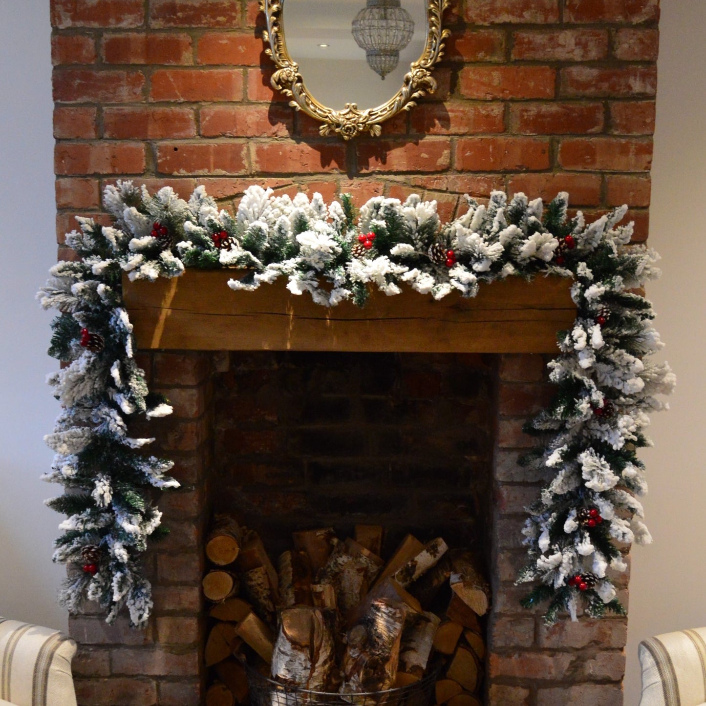 Choice of 6ft or 9ft Luxury Christmas Garlands with Plain / Snowy / Pine Cones