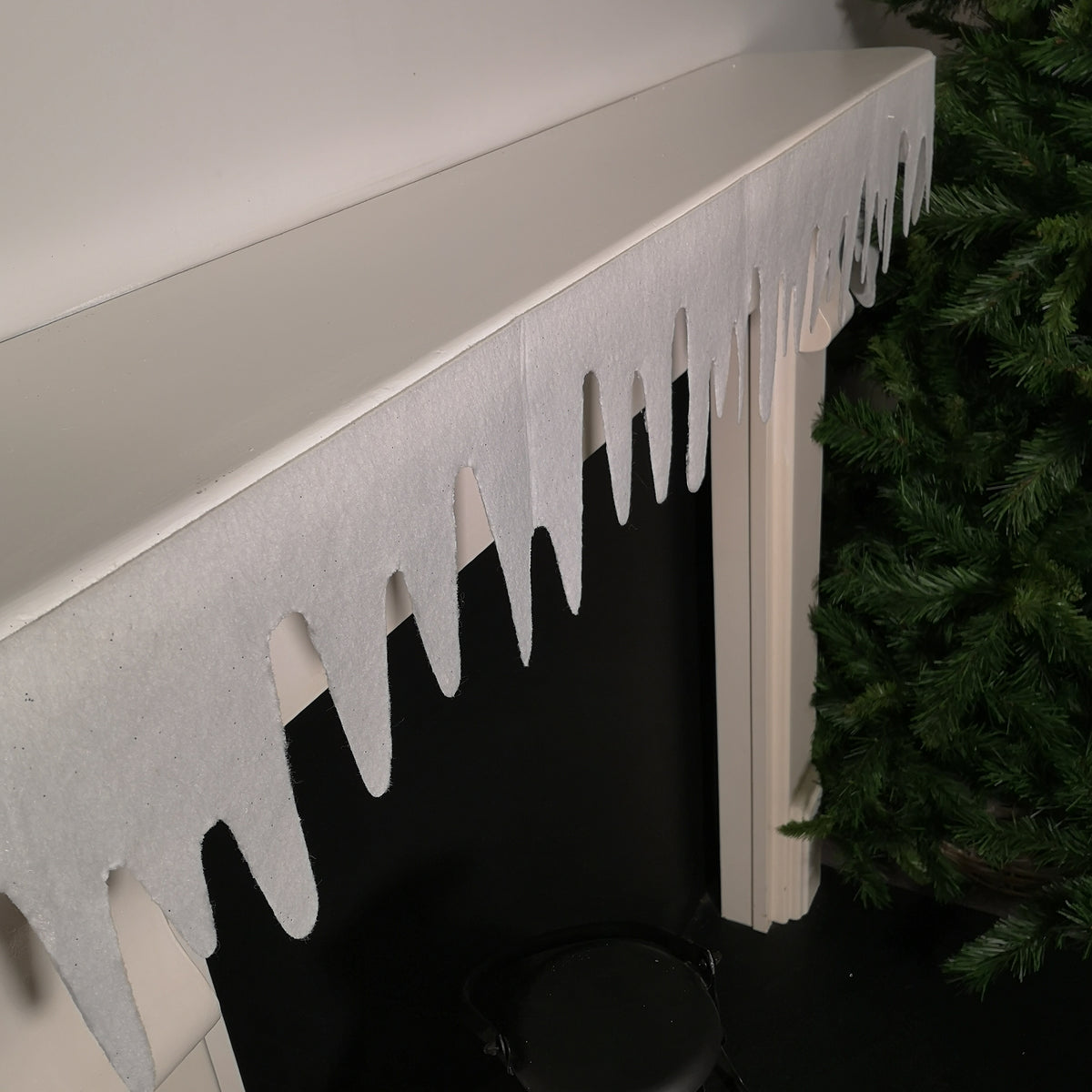 Premier White Felt 18cm x 240cm Decorative Glitter Christmas Icicle Fringe Wall Fireplace Decoration