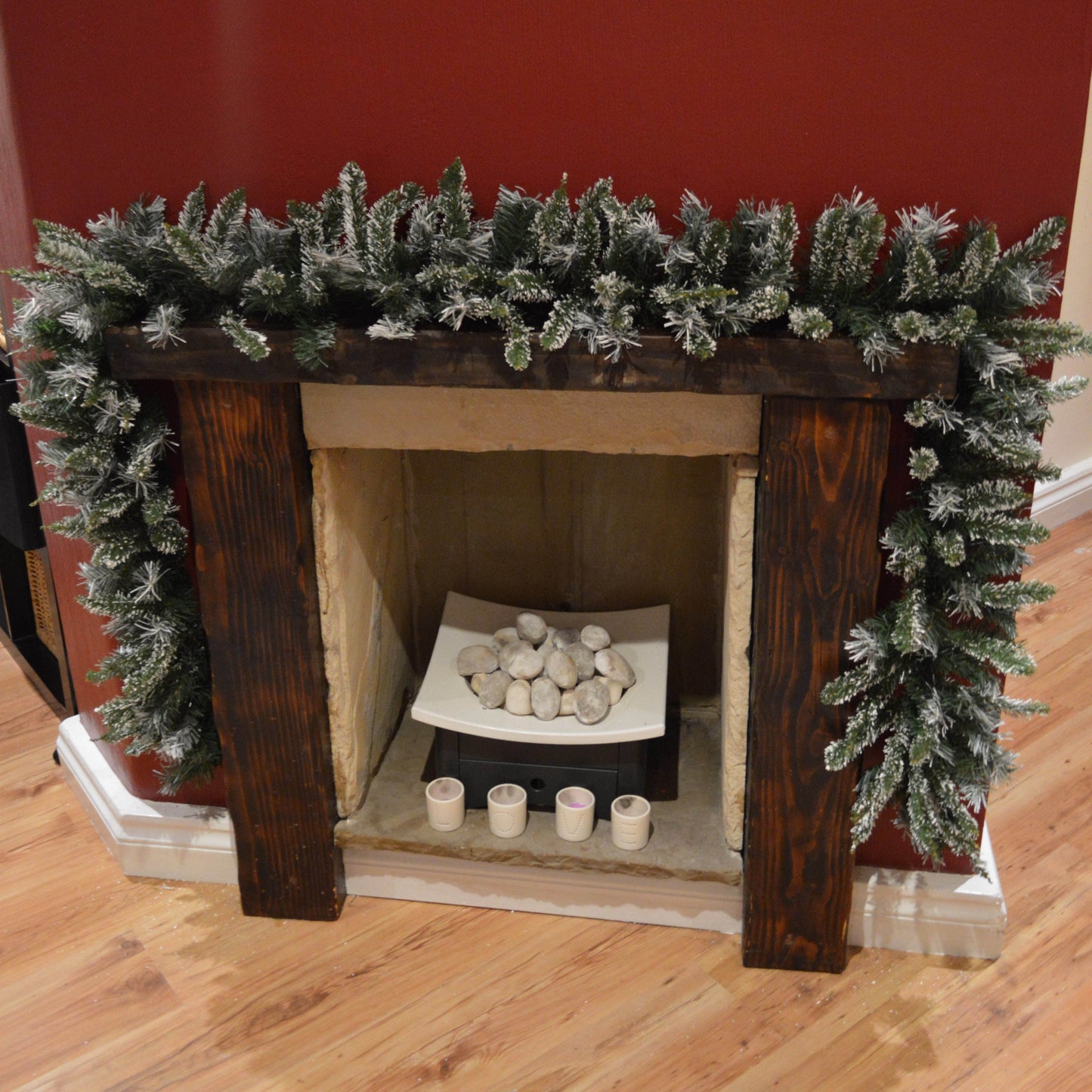 Choice of 6ft or 9ft Luxury Christmas Garlands with Plain / Snowy / Pine Cones