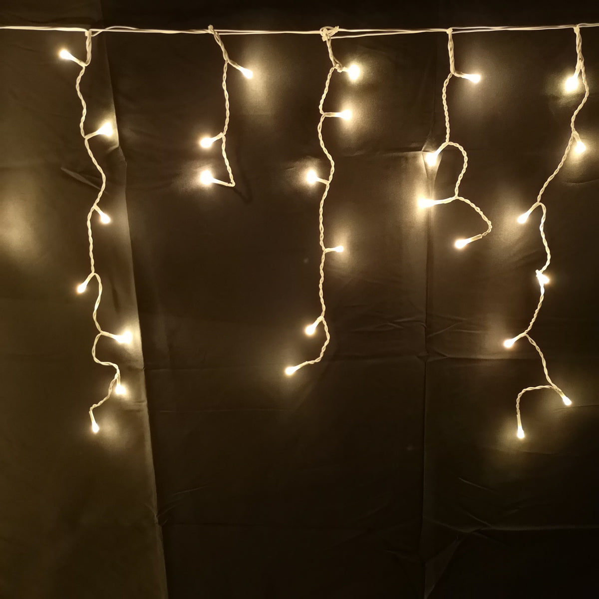 640 LED 16m Premier Christmas Outdoor 8 Function Icicle Lights in Warm White