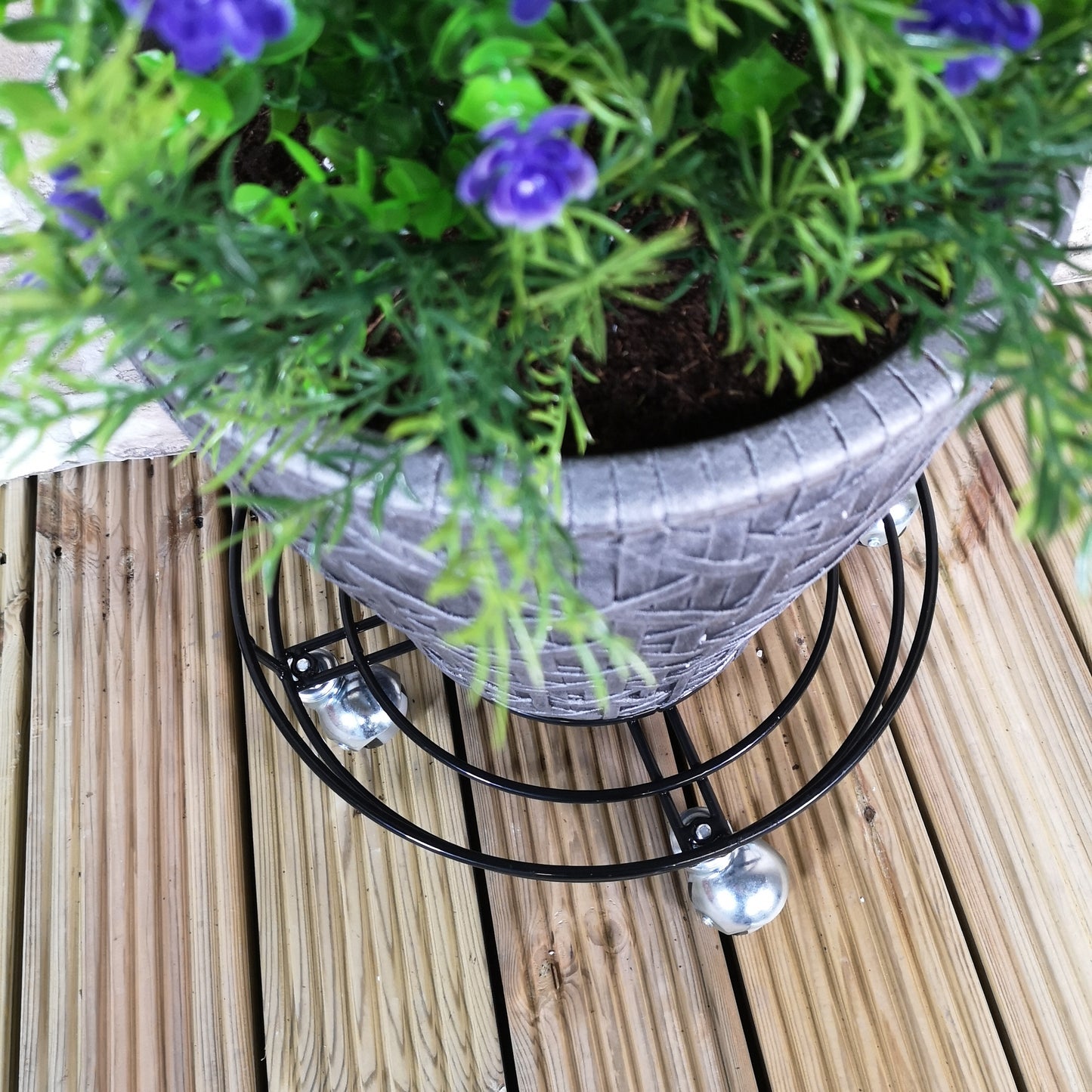 Tom Chambers Handcrafted Heavy Duty Round Black Metal Garden Patio Plant Flower Pot Stand Caddy Trolley on Strong Metal Castor Wheels 37cm