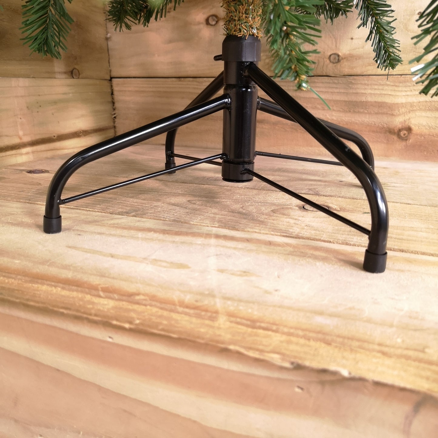 Everlands 120cm (4ft) Green Grandis Fir Real Look Christmas Tree with 575 Tips