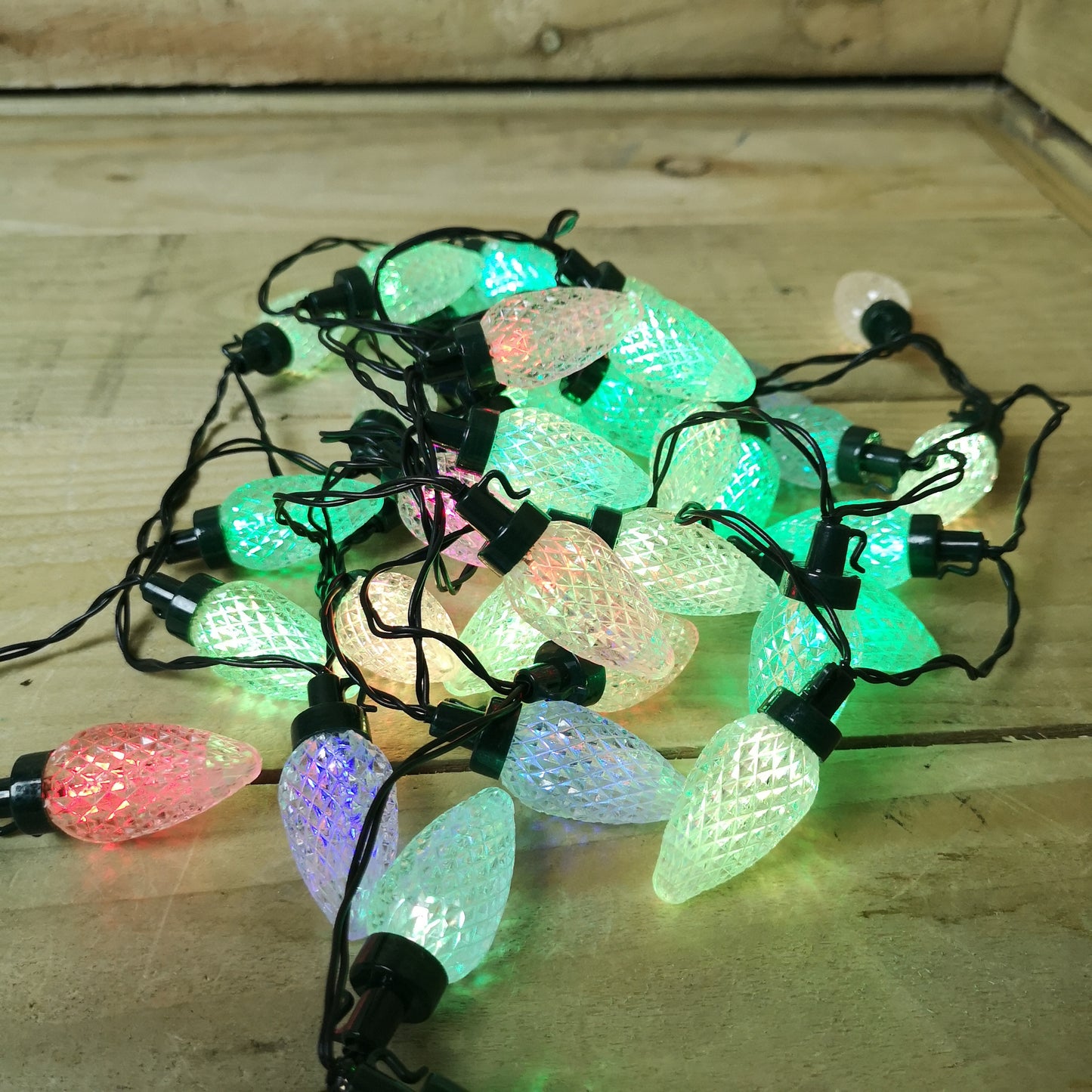 Snowtime Indoor Outdoor Colour Changing 40 LED crystal Pine Cone Lights