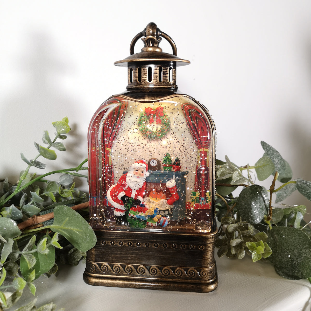 24cm Snowtime Christmas Water Spinner Antique Effect Lantern With Santa Scene Dual Power