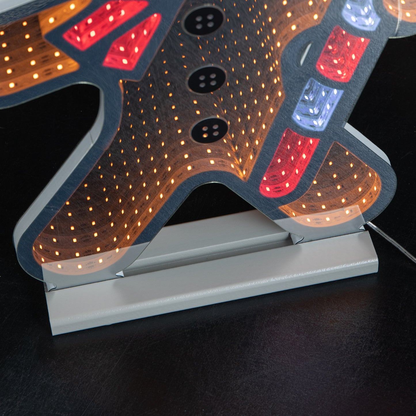 60cm Light up Gingerbread Man Infinity Christmas Decoration with LEDs
