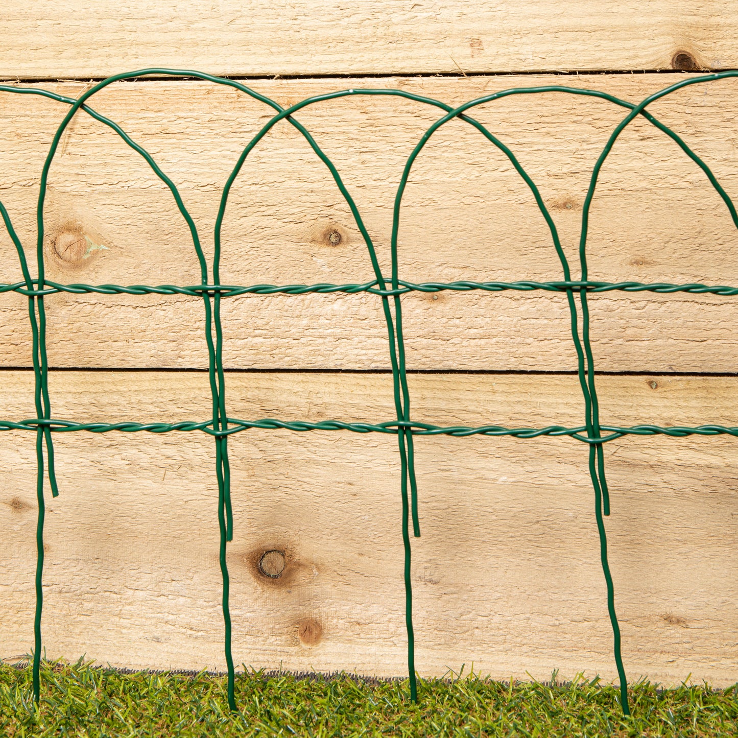 10m x 25cm Green PVC Coated Metal Garden Patio Border Fencing