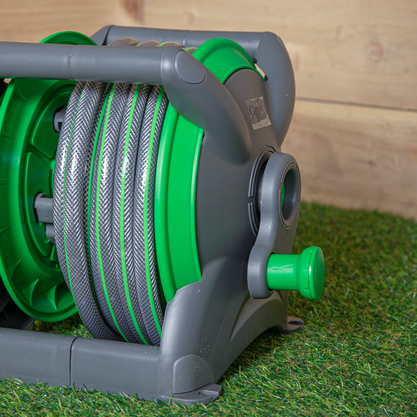 15m Compact Garden Hose Pipe Reel & 5 Nozzle Spray Gun