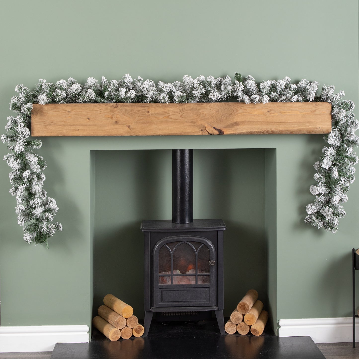 2.7m Green Snow Flocked Christmas Garland with 190 Tips