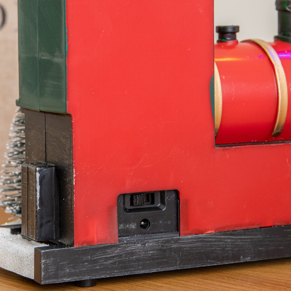 22cm Light Up Christmas Train with Santa with 8 Multi-Coloured LEDs