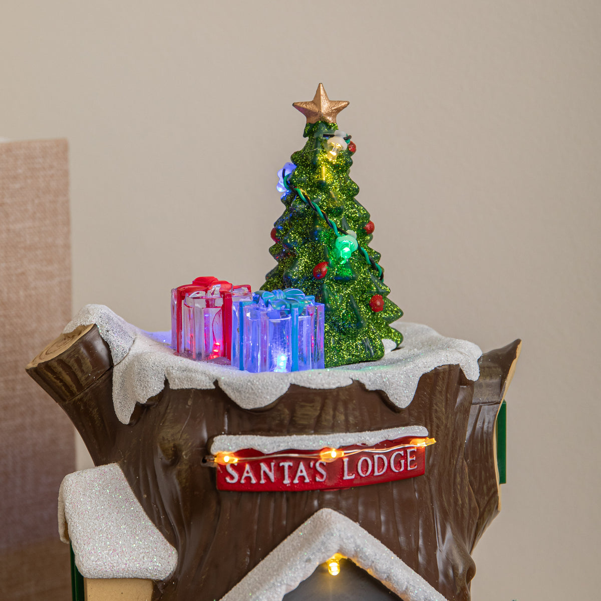 25cm Dual Powered Santa’s Lodge Light Up Christmas Village Scene