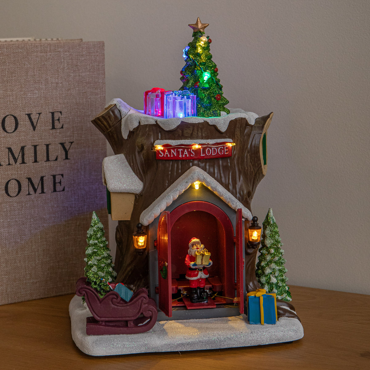 25cm Dual Powered Santa’s Lodge Light Up Christmas Village Scene