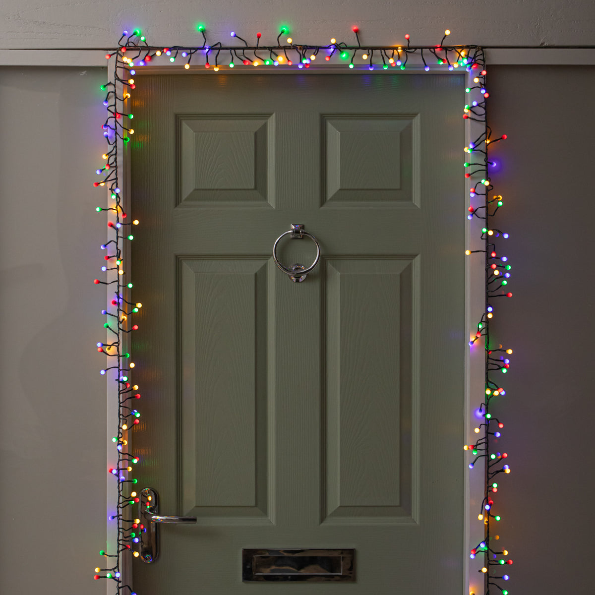 5.4m 420 LED Christmas Berry Cluster Lights Door Garland in Multi-Coloured