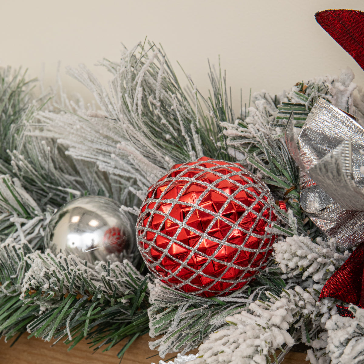 1.8m (6ft) Lapland Snow Flocked Dressed Christmas Garland