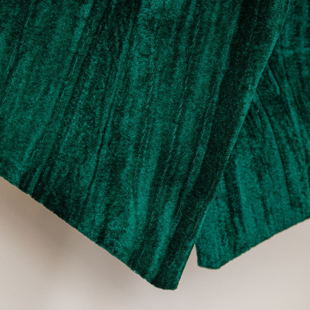 44cm x 45cm Emerald Green Velvet Christmas Bow