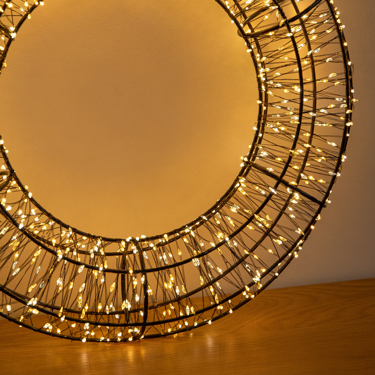 38cm Light up 3D Metal Christmas Wreath with 960 Warm White LEDs