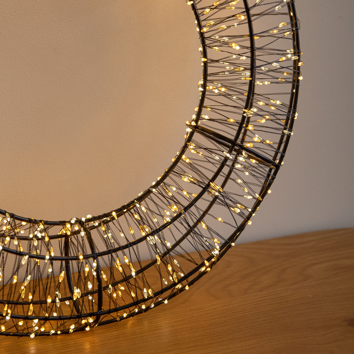 38cm Light up 3D Metal Christmas Wreath with 960 Warm White LEDs