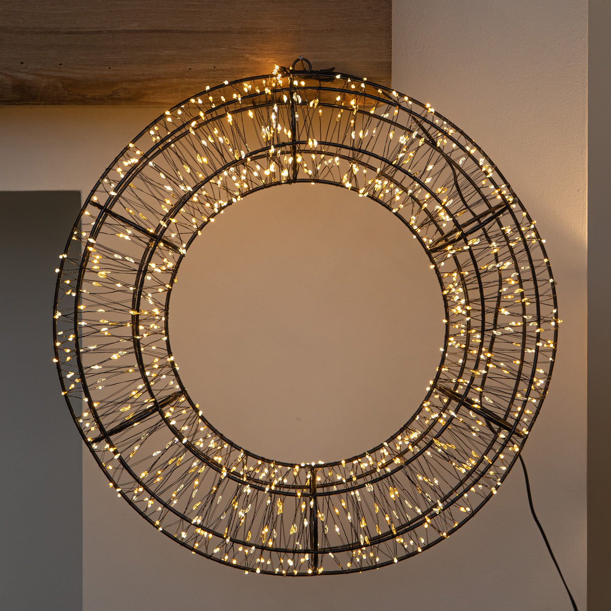 38cm Light up 3D Metal Christmas Wreath with 960 Warm White LEDs