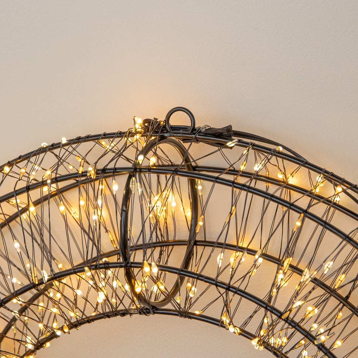 38cm Light up 3D Metal Christmas Wreath with 960 Warm White LEDs