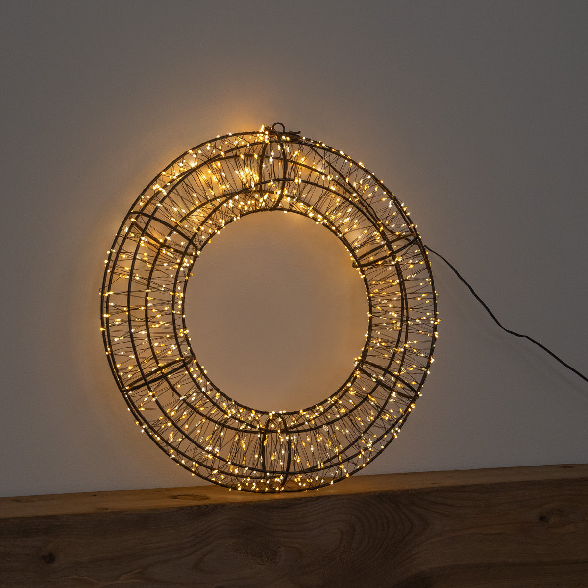38cm Light up 3D Metal Christmas Wreath with 960 Warm White LEDs