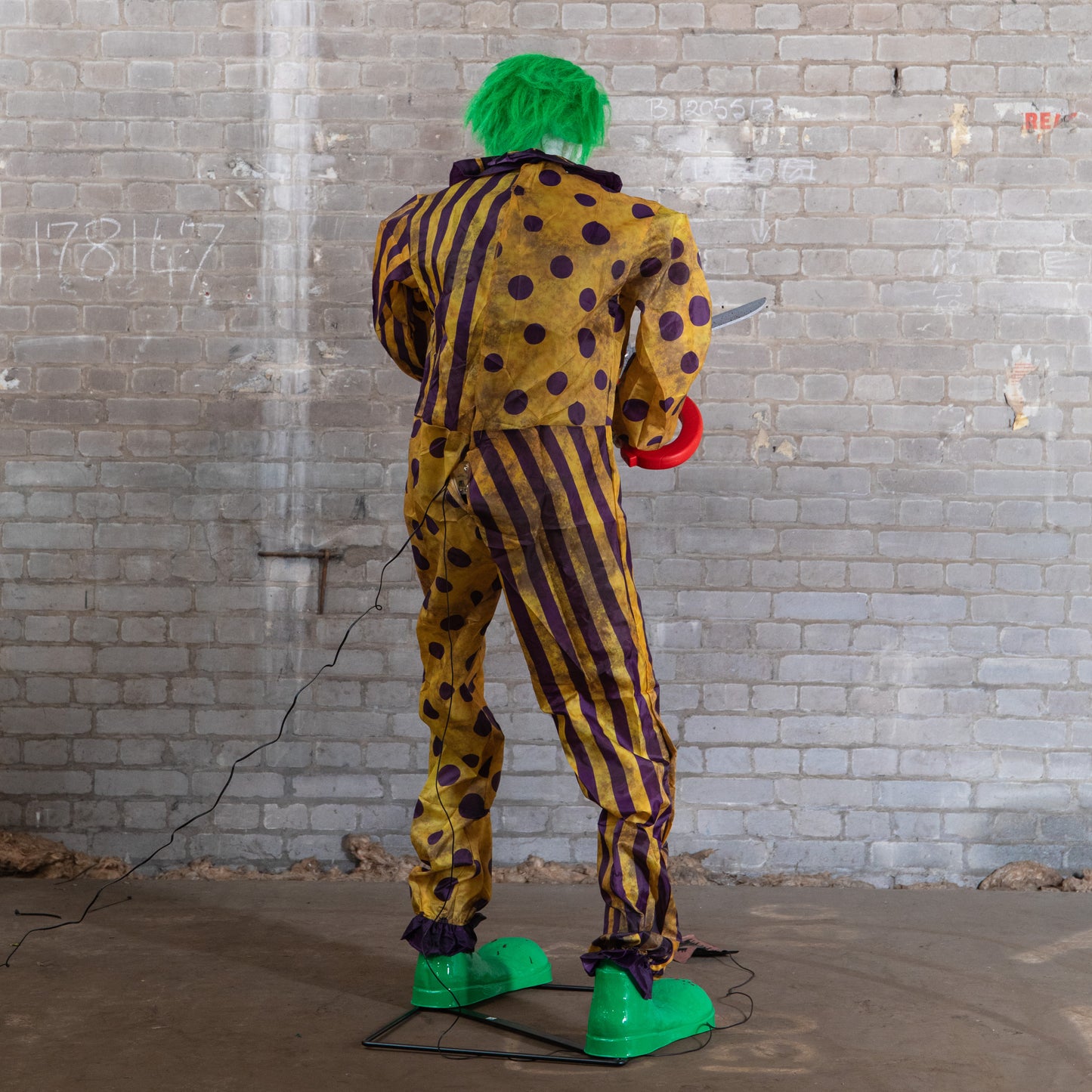 6ft Tall Animated Snippers The Clown Halloween Prop Decoration with LED Eyes