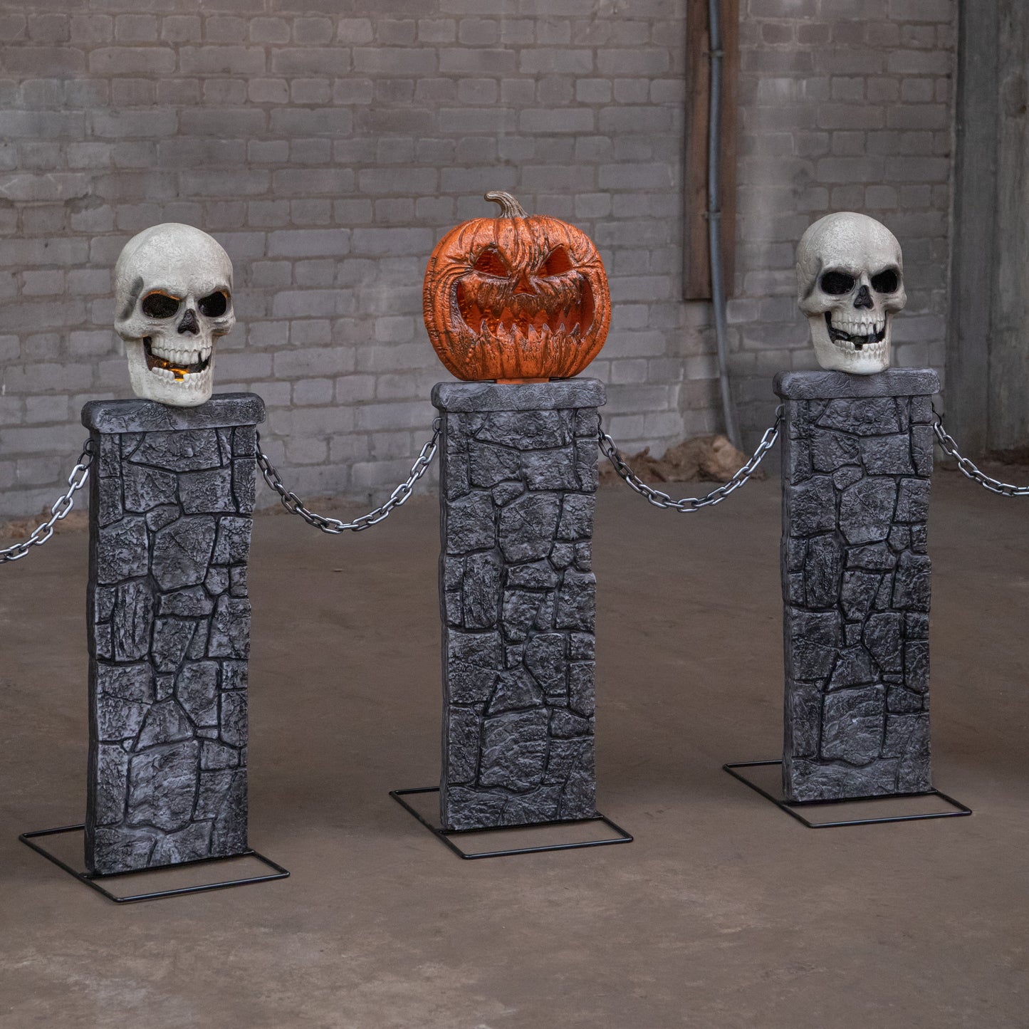 2.4m Battery Powered Light Up Halloween Skull & Pumpkin Fence with LEDs