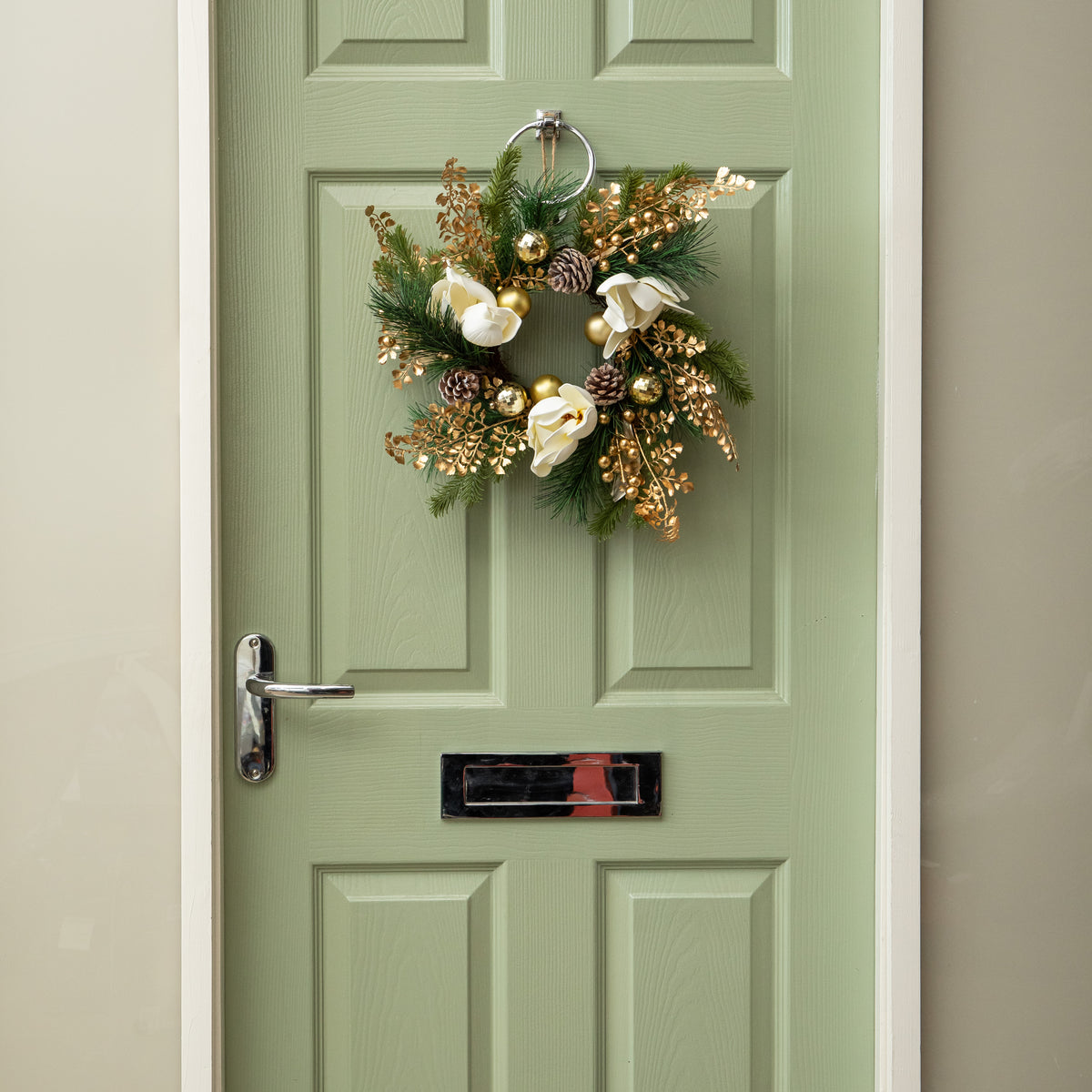 40cm Champagne Magnolia Decorated Christmas Wreath