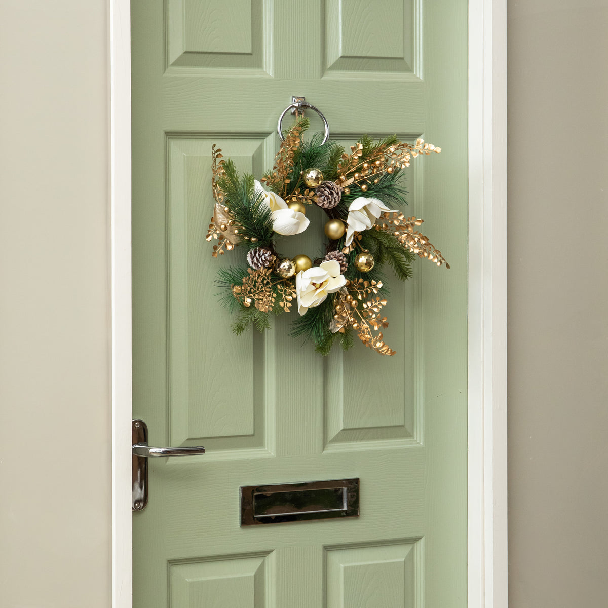 40cm Champagne Magnolia Decorated Christmas Wreath