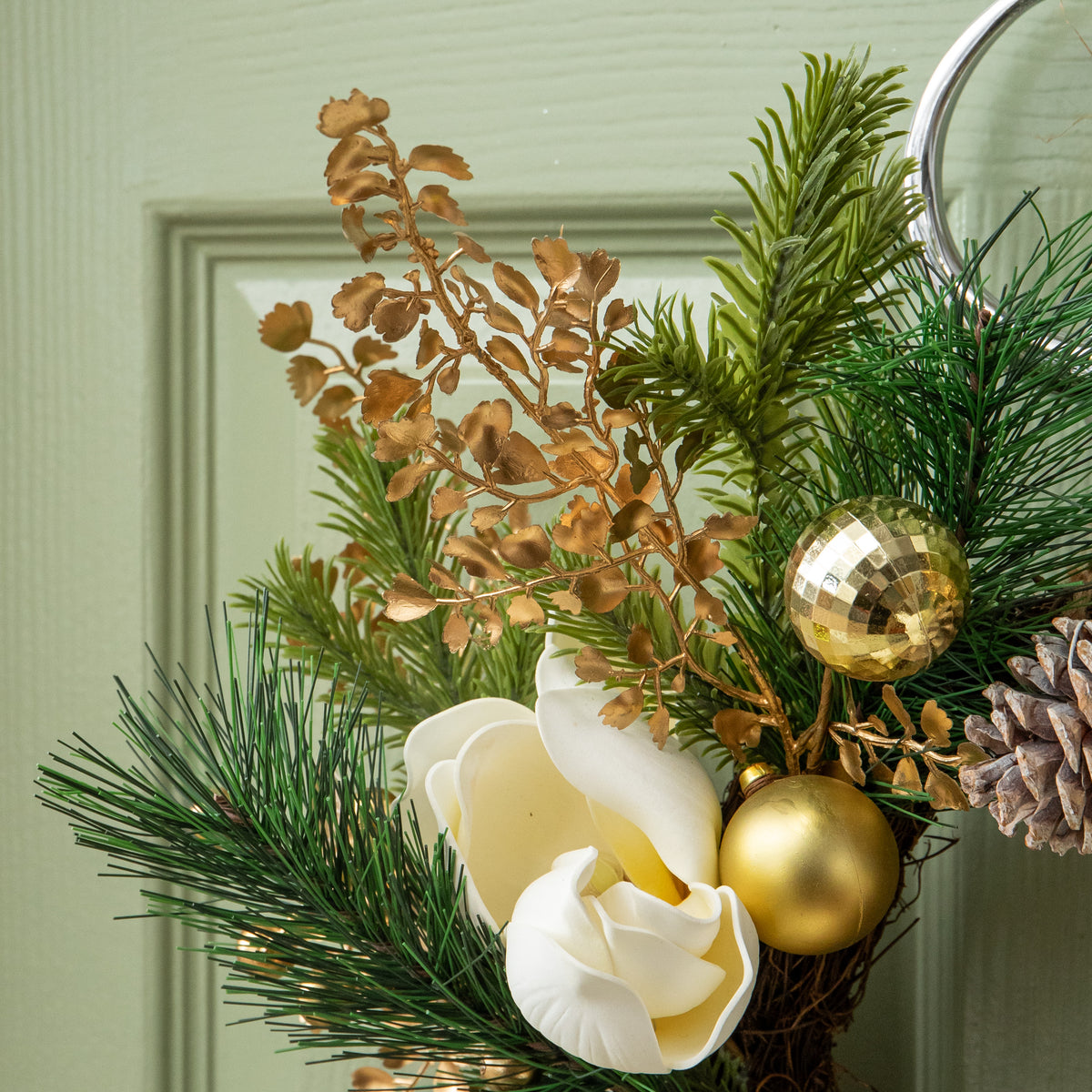 40cm Champagne Magnolia Decorated Christmas Wreath