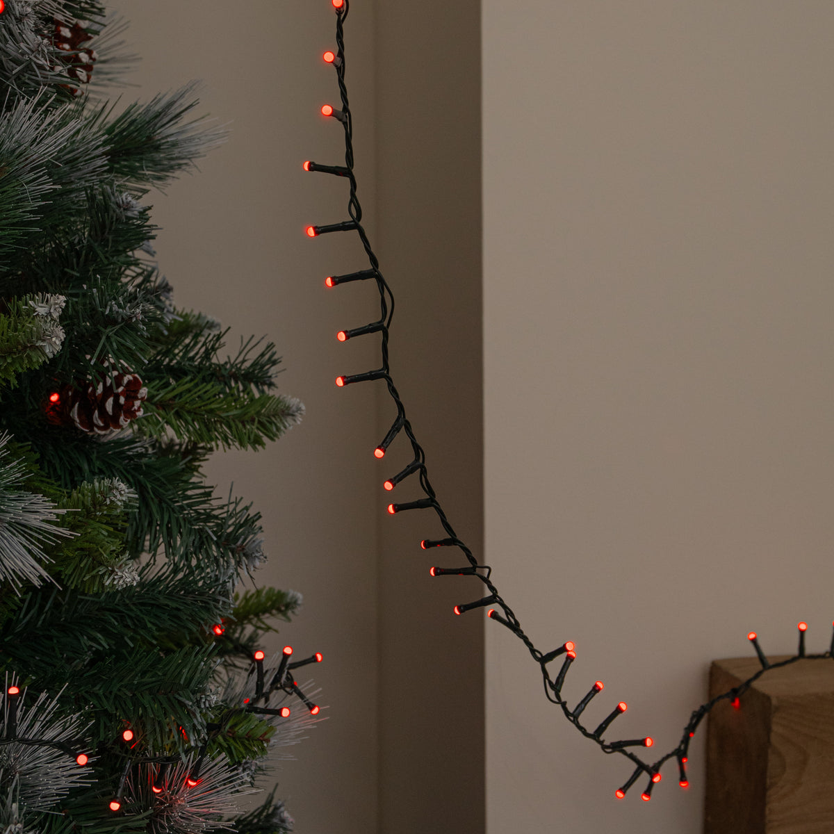 9m 360 LED BerryBrights Christmas String Lights in Red