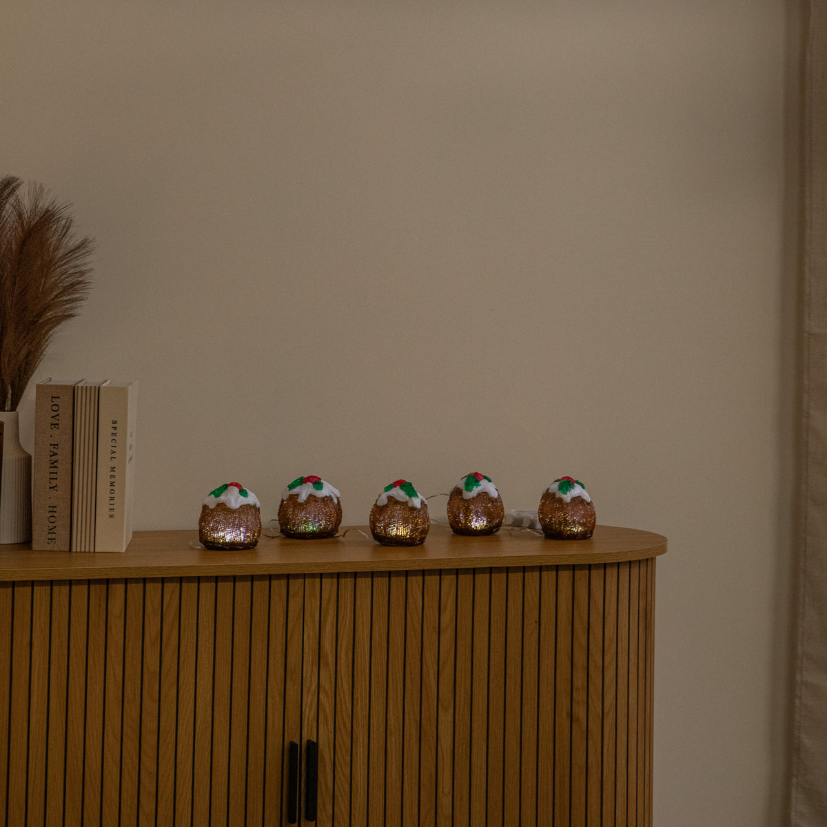 Set of 5 Light Up Acrylic Christmas Puddings with Cool White LEDs