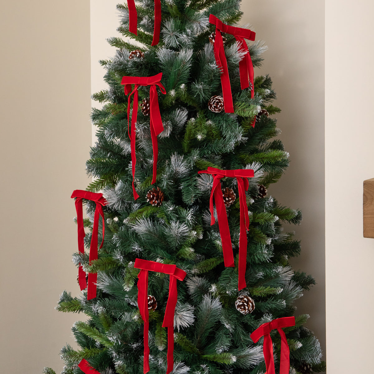  Set of 8 Velvet Christmas Decorative Clip On Long Tail Bows in Red