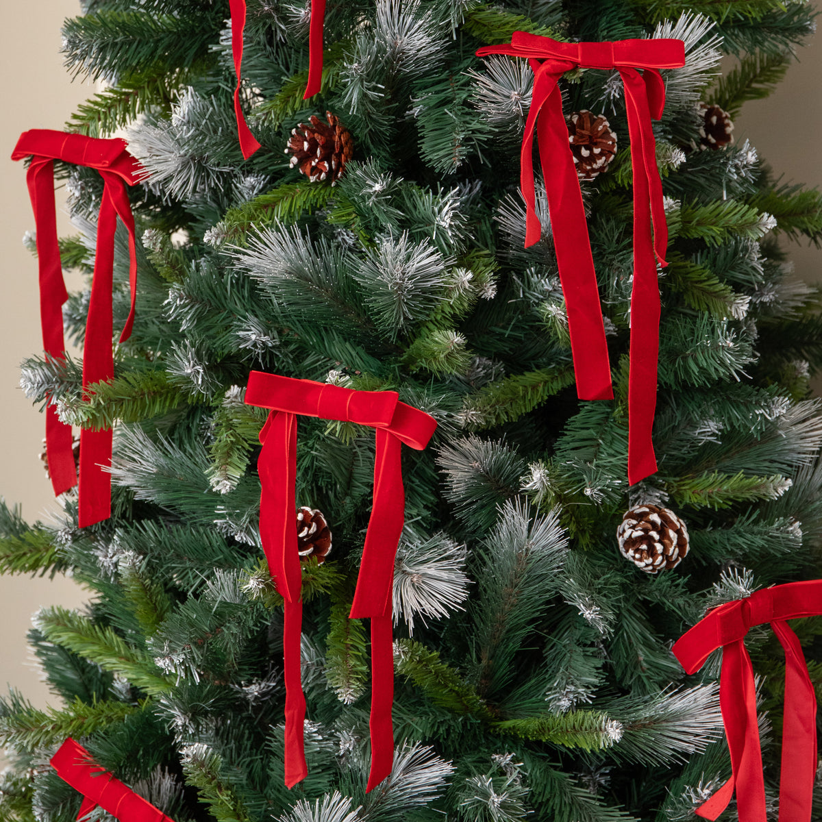  Set of 8 Velvet Christmas Decorative Clip On Long Tail Bows in Red