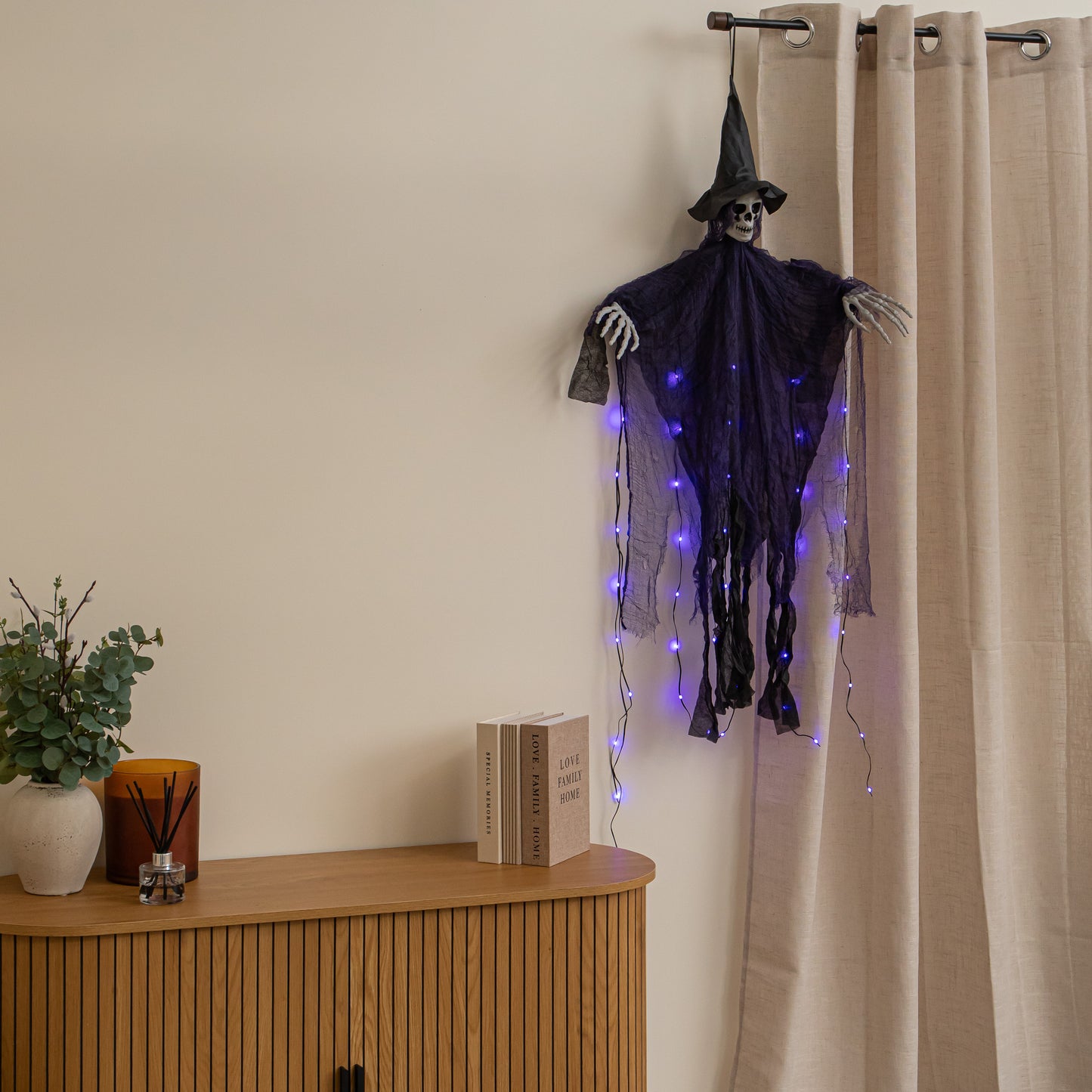 1.2m Motion Activated Light up Halloween Hanging Wailing Ghoul with LEDs