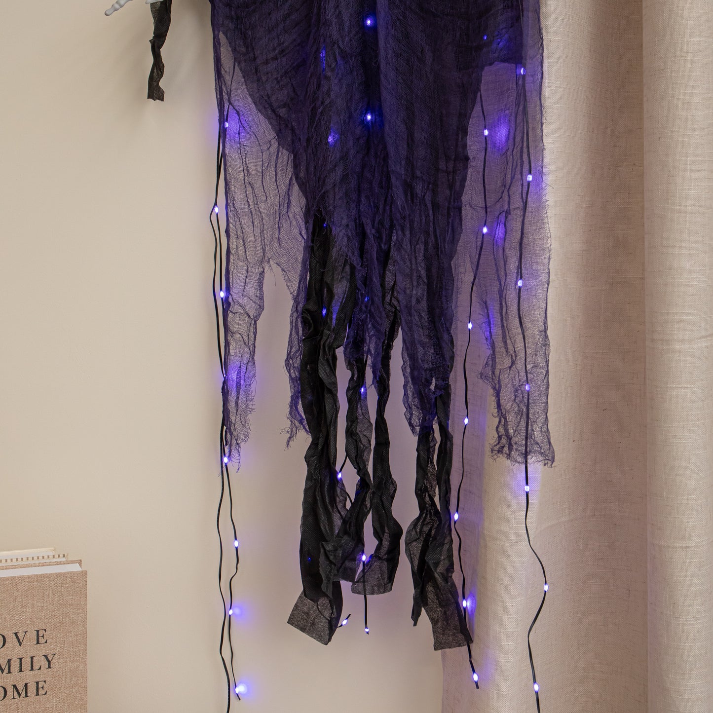 1.2m Motion Activated Light up Halloween Hanging Wailing Ghoul with LEDs