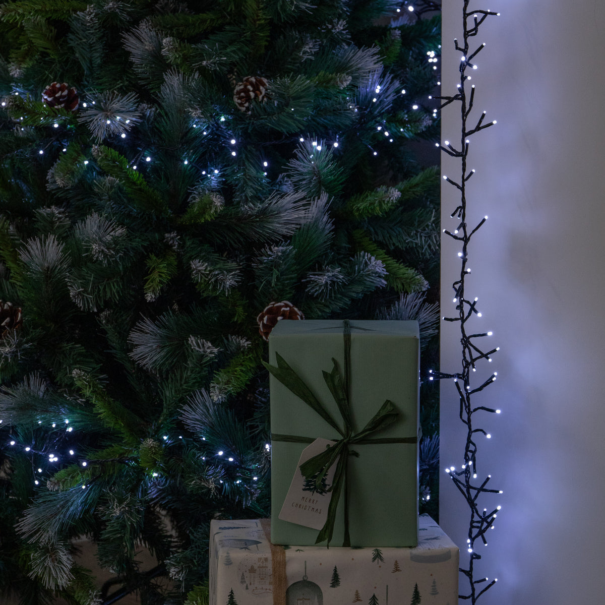 5m 500 LED Cluster Christmas String Lights in Cool White