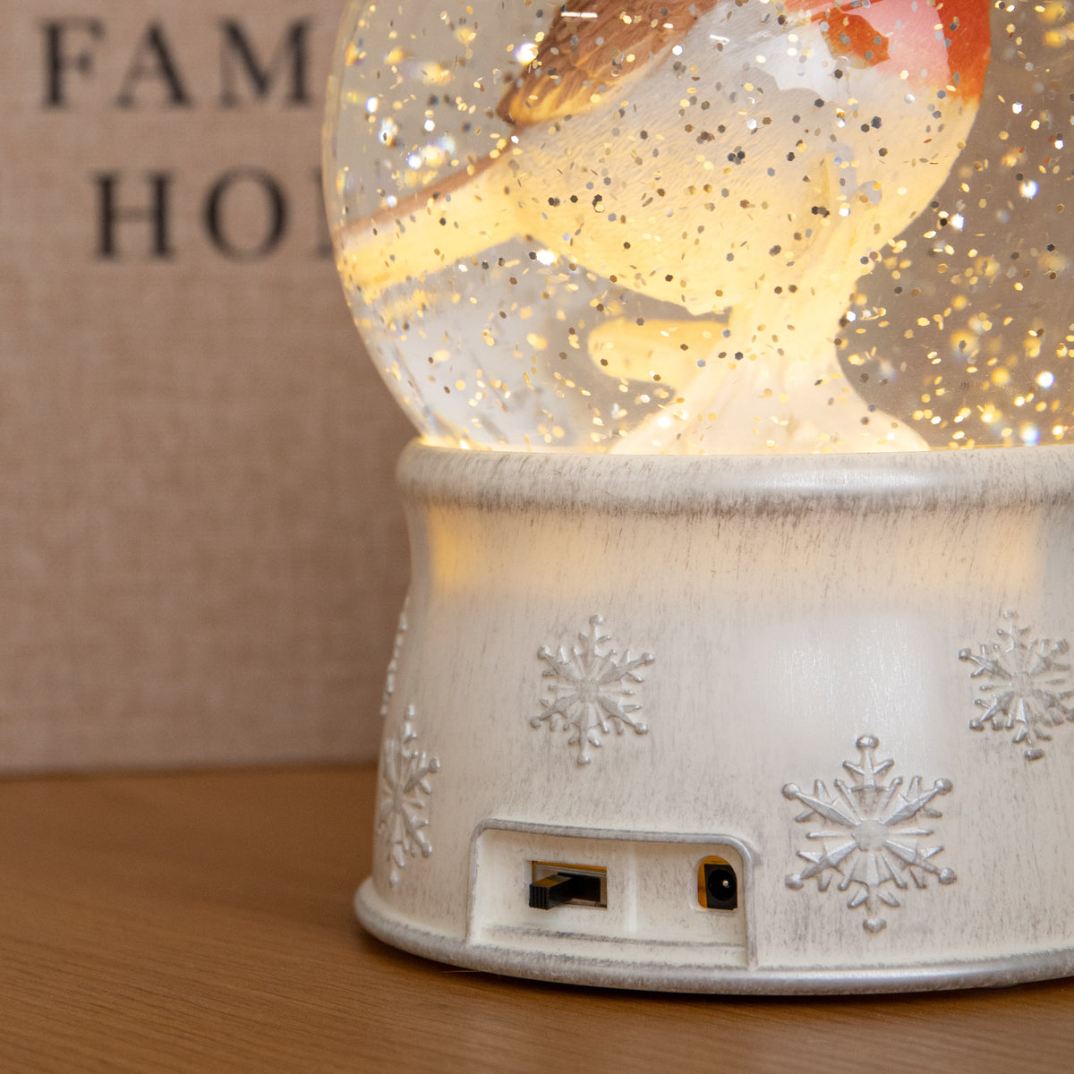 18cm Dual Powered Robin Christmas LED Water Spinner Snow Globe with Warm White Lights