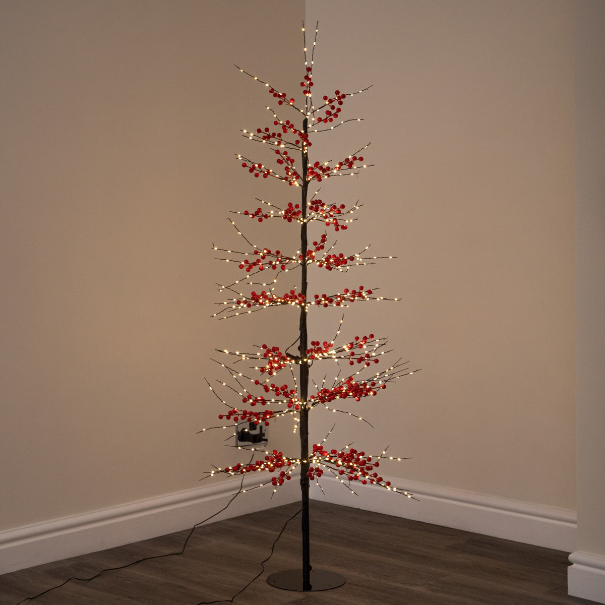 1.5m Light up Red Berry Christmas Tree with 635 Warm White LEDs
