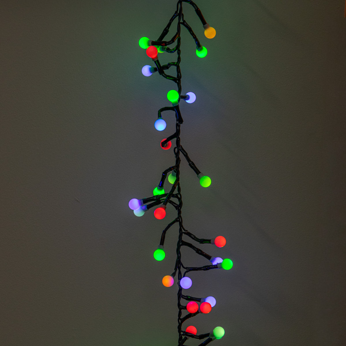 2.5m 250 LED Colour Changing Globe Cluster Christmas String Lights