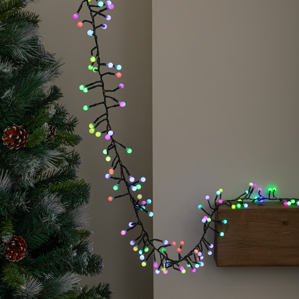 2.5m 250 LED Colour Changing Globe Cluster Christmas String Lights
