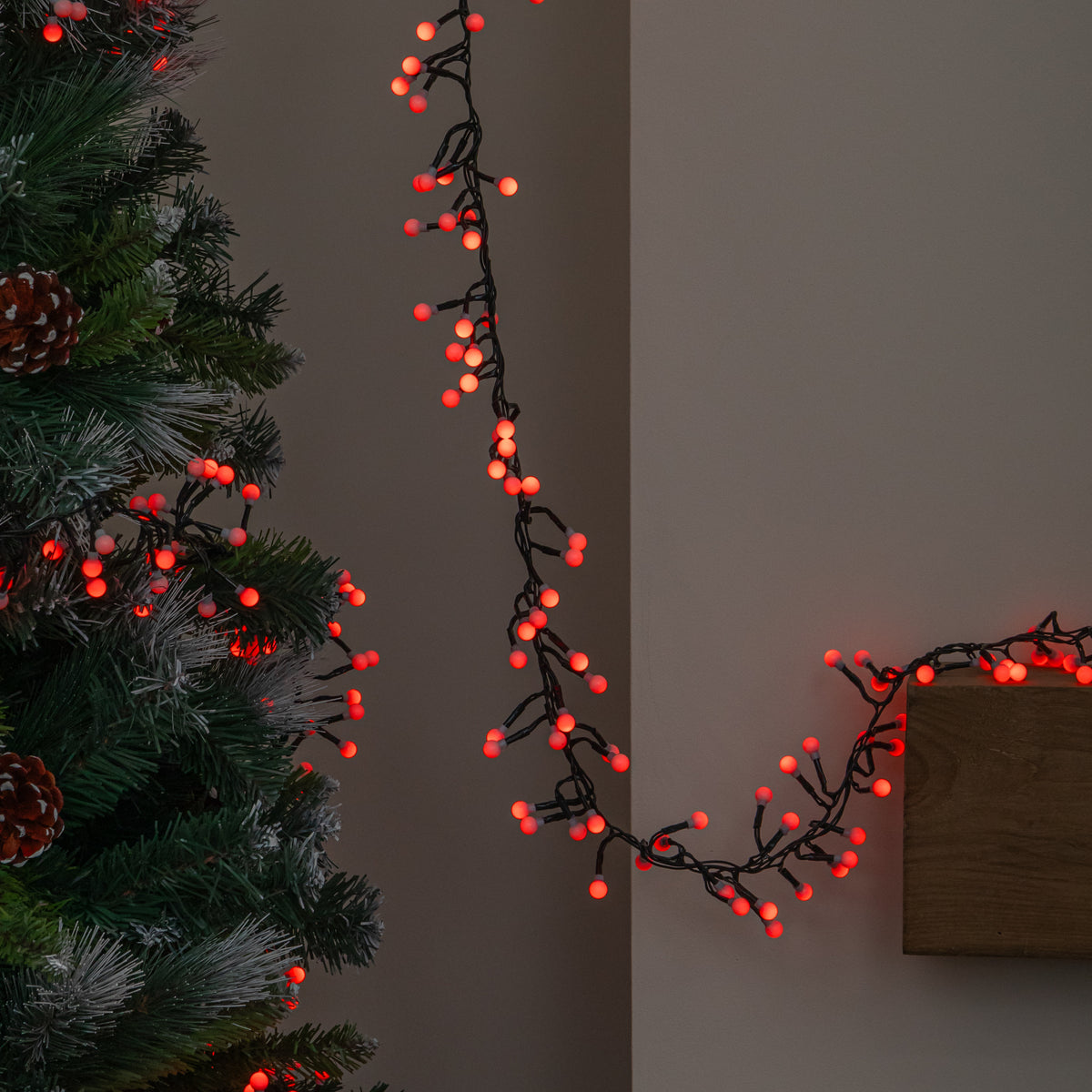 5m 500 LED Globe Cluster Christmas String Lights in Red