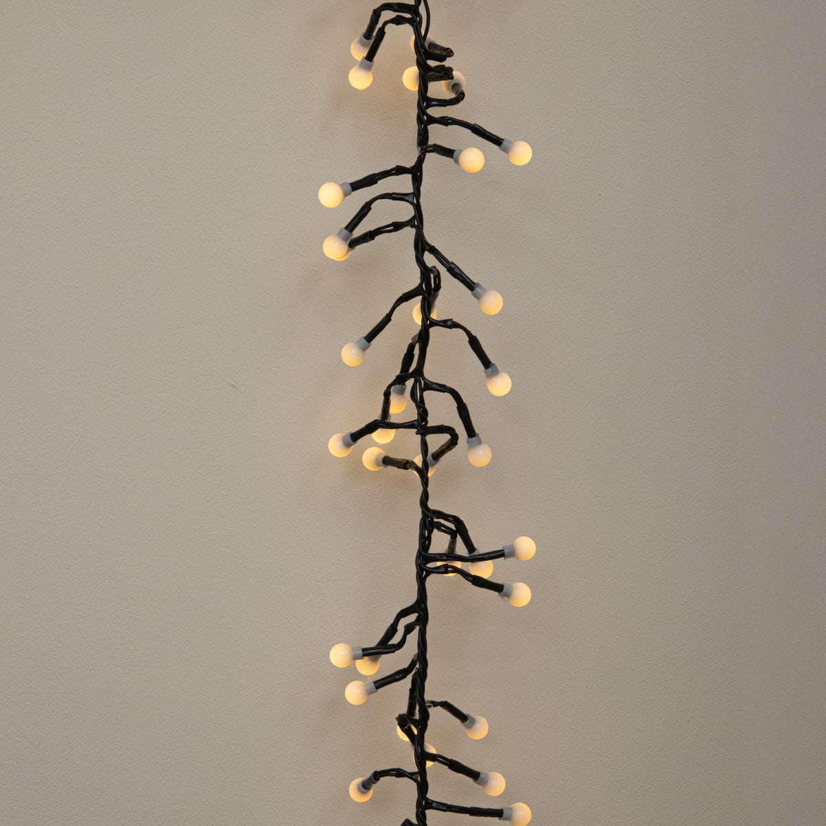 2.5m 250 LED Globe Cluster Christmas String Lights in Warm White