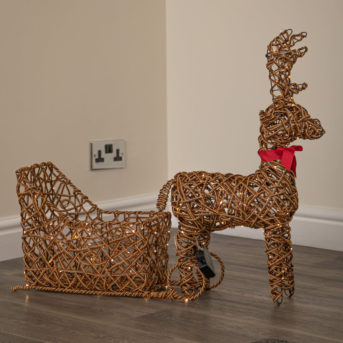 82cm Battery Powered Light Up Rattan Reindeer & Sleigh with 120 LEDs and Timer