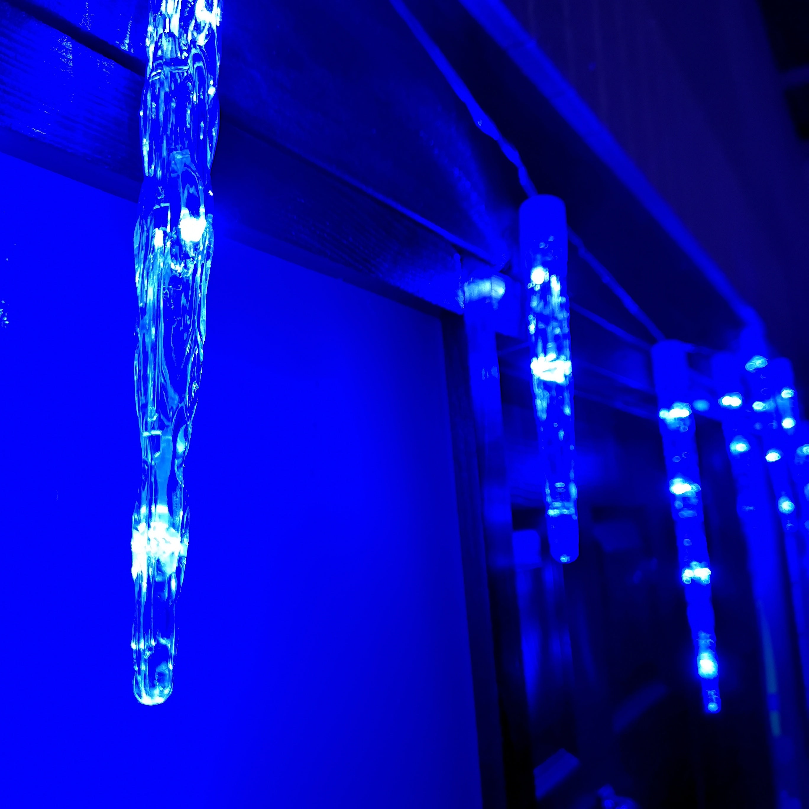 6.9m White to Blue LED Colour Changing Icicle Lights Christmas Decoration
