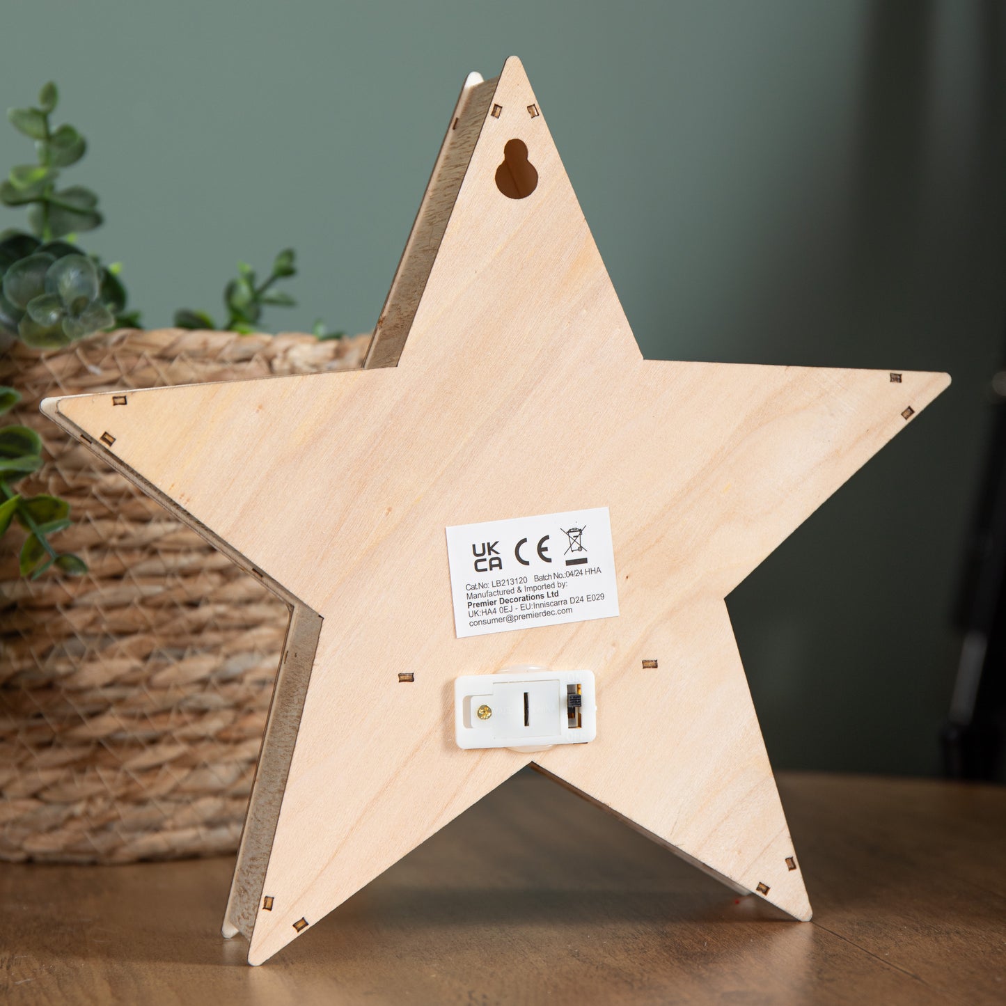 23cm Battery Operated Wooden Star Shape Woodland Scene Christmas Decoration